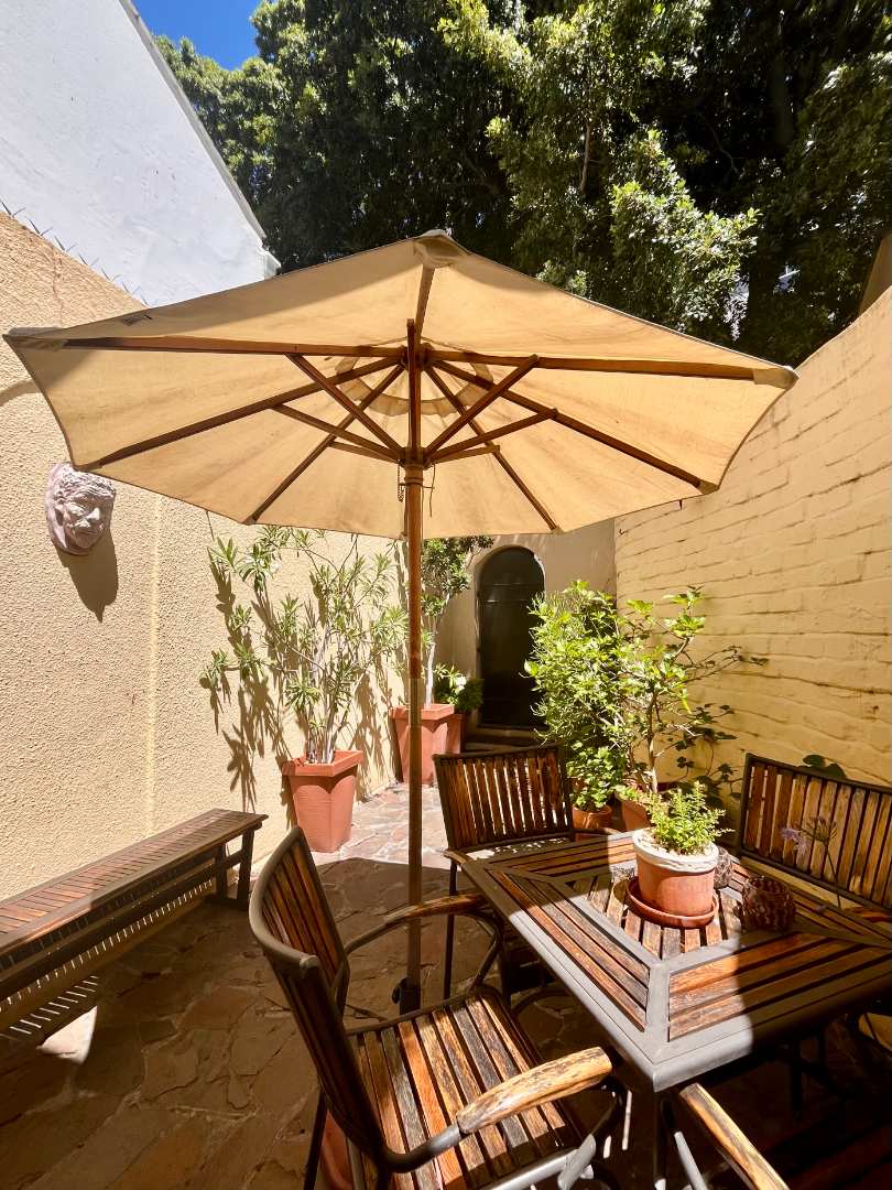 1 Bedroom Property for Sale in Green Point Western Cape